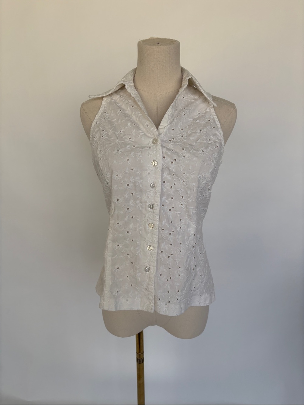 INC International Concepts White Eyelet Collared Sleeveless Blouse